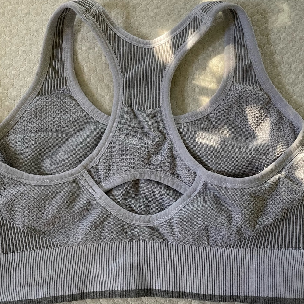 Sports bra - Picture 2 of 2